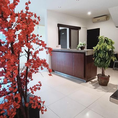 VI Hotel Bandung Buitenkant foto