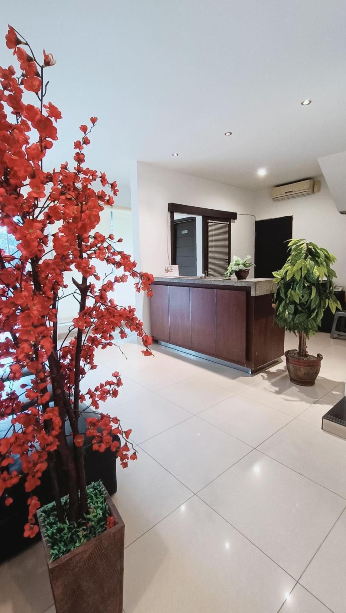 VI Hotel Bandung Buitenkant foto