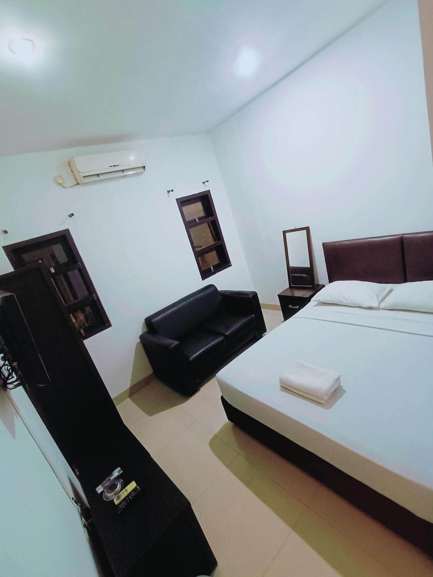 VI Hotel Bandung Buitenkant foto